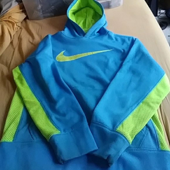 Nike Other - Nike Therma fit hoodie SZ medium $25 + free hat